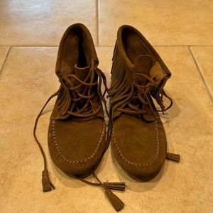 Women’s Minnetonka Shoes size 8